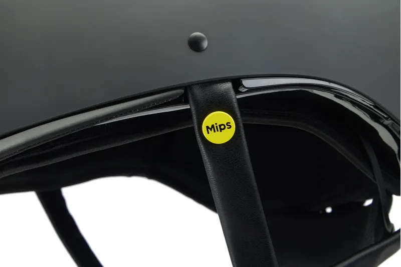 Charles Owen EQx Kylo Riding Helmet - Black Matte/Black Gloss Wide Peak With MIPS 5 Charles Owen EQx Kylo Riding Helmet - Black Matte/Black Gloss Wide Peak With MIPS - Image 5