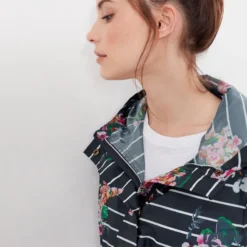 Joules Golightly Packable Waterproof Coat - Floral Stripe 12 Joules Golightly Packable Waterproof Coat - Floral Stripe -Lemieux Shop 217474 CHATSFLRL 4