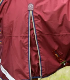 Premier Equine Buster Zero Turnout Rug With Classic Neck Cover Burgundy 9 Premier Equine Buster Zero Turnout Rug With Classic Neck Cover Burgundy -Lemieux Shop Buster Zero Turnout Rug Burgundy 4