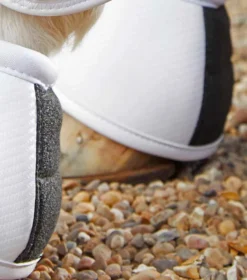 Premier Equine Carbon Tech Kevlar No-Turn Over Reach Boots White 7 Premier Equine Carbon Tech Kevlar No-Turn Over Reach Boots White -Lemieux Shop Carbon Tech Kevlar No Turn Over Reach Boots White 4