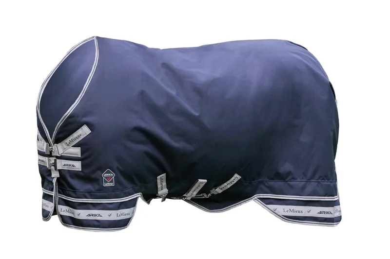 LeMieux Arika Storm-Tek 100g Turnout Rug Navy 2 LeMieux Arika Storm-Tek 100g Turnout Rug Navy - Image 2