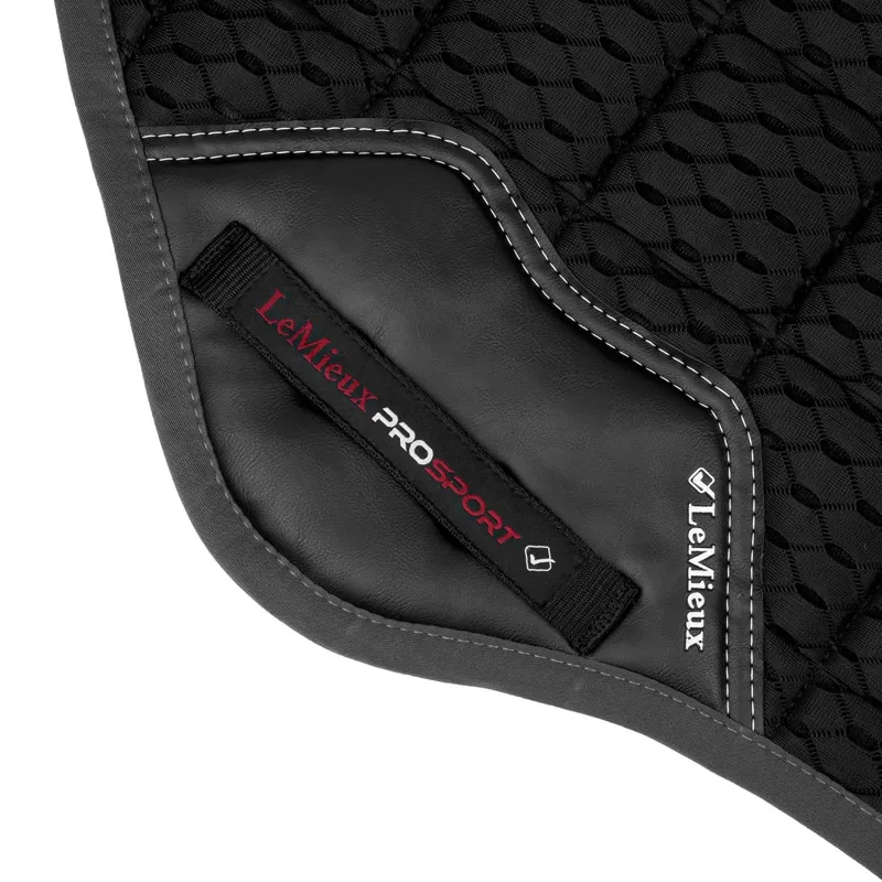 LeMieux Carbon Mesh Close Contact Square Black 3 LeMieux Carbon Mesh Close Contact Square Black - Image 3