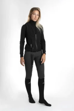 Seaver SafeFit Airbag Air Vest Black 6 Seaver SafeFit Airbag Air Vest Black -Lemieux Shop Safefit20Airbag20standing