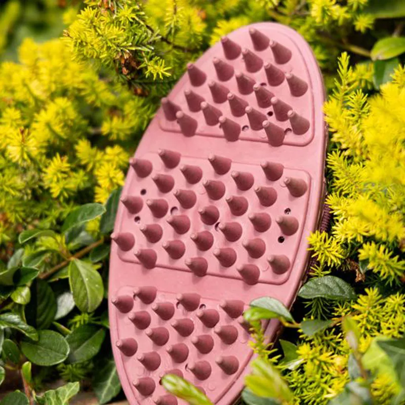 LeMieux Flexi Massage Brush Orchid 4 LeMieux Flexi Massage Brush Orchid - Image 4