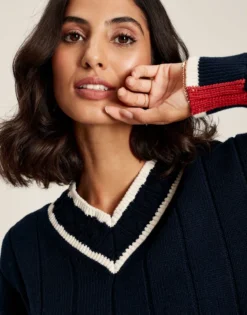 Joules Women's Dawson V-Neck Cricket Jumper - Navy Crème -Lemieux Shop cdn.joules 163