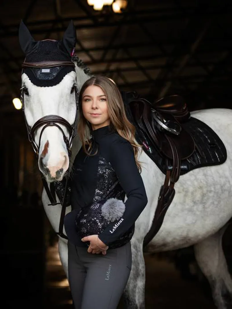 LeMieux Adour Fly Hood Black 3 LeMieux Adour Fly Hood Black - Image 3