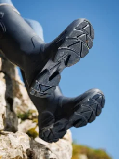 LeMieux Stride Wellington Boot Navy 14 LeMieux Stride Wellington Boot Navy -Lemieux Shop it03617 lifestyle stridewellingtonboot navy 12 copy