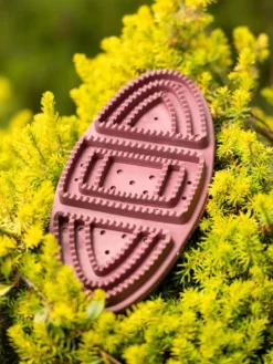 LeMieux Flexi Curry Comb Orchid -Lemieux Shop it03813 lifestyle flexicurrycomb orchid 1