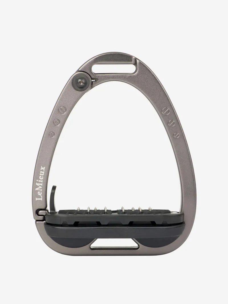 LeMieux Vector Balance Stirrup Carbon 2 LeMieux Vector Balance Stirrup Carbon - Image 2