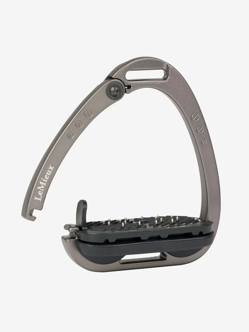 LeMieux Vector Balance Stirrup Carbon 3 LeMieux Vector Balance Stirrup Carbon - Image 3