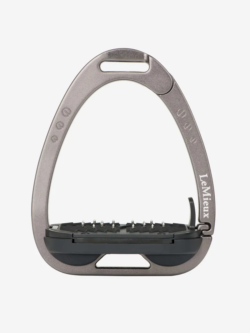LeMieux Vector Balance Stirrup Carbon 4 LeMieux Vector Balance Stirrup Carbon - Image 4